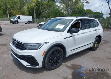 2022 Volkswagen Tiguan 2.0T Se R-Line Black from USA, damaged, VIN 3VVCB7AX5NM138604